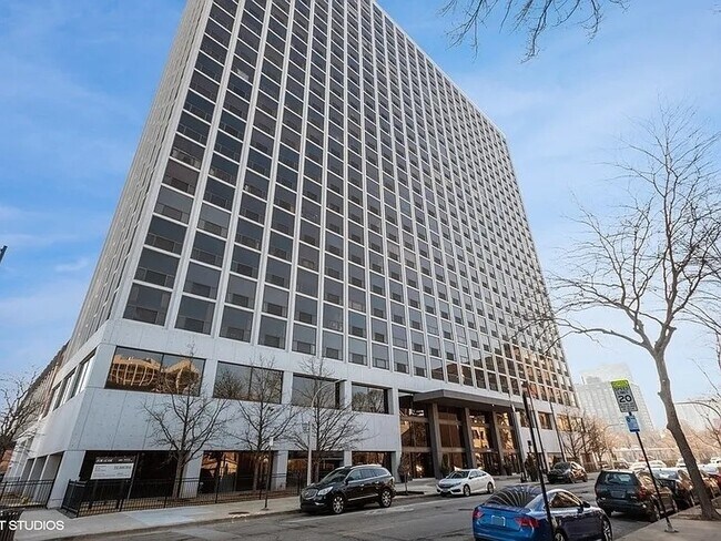 property at 4343 N CLARENDON Ave