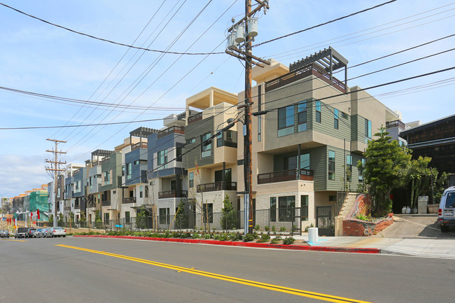 The Place in Costa Mesa, CA - Foto de edificio - Building Photo