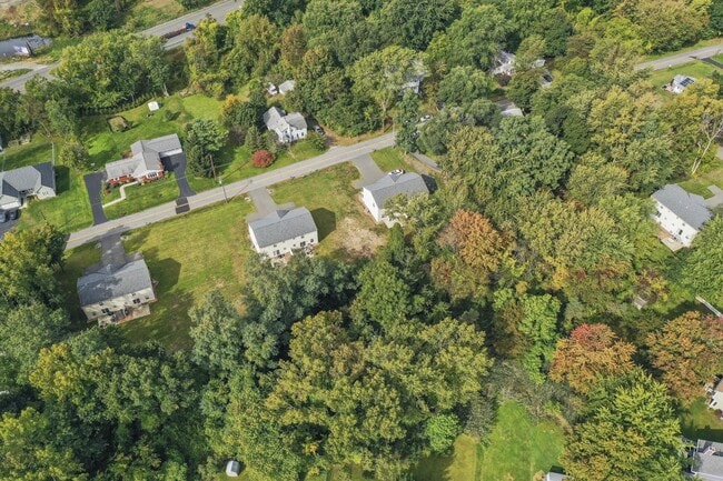 54 Plank Rd in Clifton Park, NY - Building Photo - Building Photo