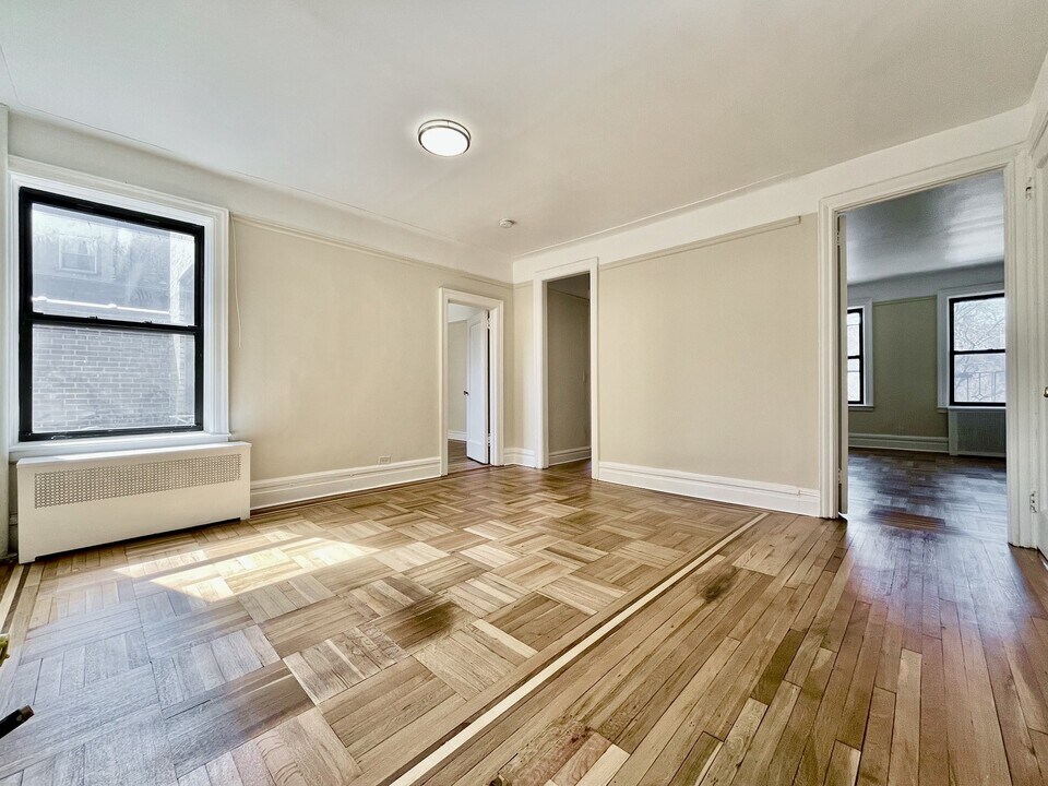 536 Fort Washington Ave in New York, NY - Building Photo