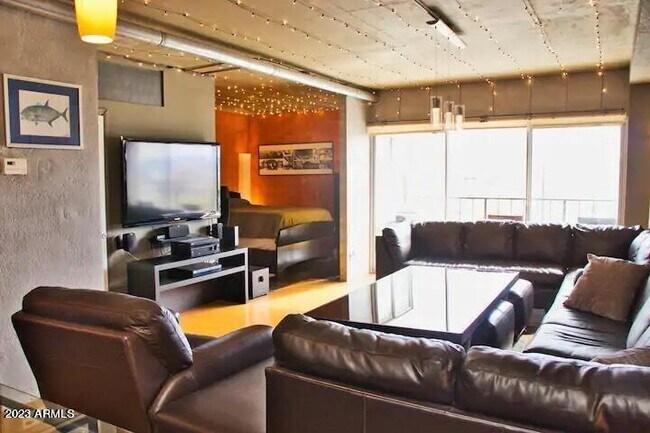 805 S 4th Ave-Unit -702 in Phoenix, AZ - Building Photo - Building Photo