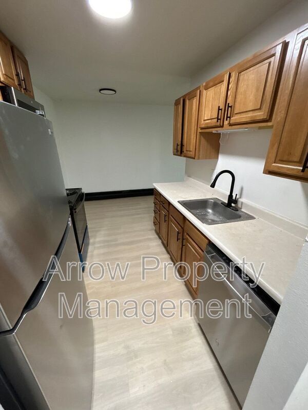 215 E Arbor Ave in Bismarck, ND - Building Photo - Building Photo