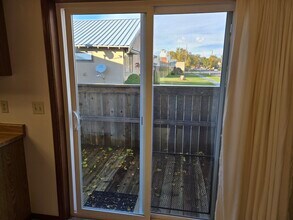 935 Center Ave, Unit Spacious Duplex in Payette, ID - Building Photo - Building Photo