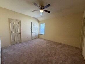 5801 Swords Dr in Fort Worth, TX - Building Photo - Building Photo