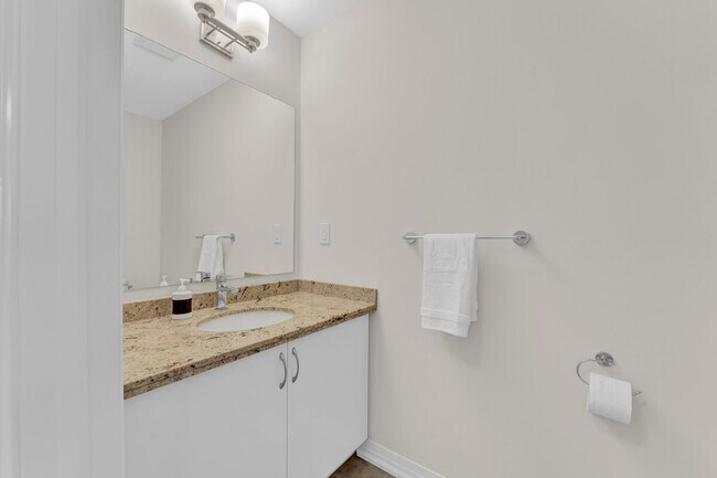 653 Colborne St in Brantford, ON - Building Photo - Building Photo