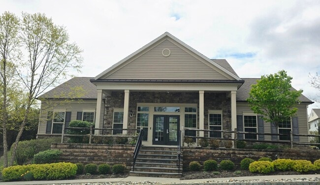 76 Albert Ct in Randolph, NJ - Building Photo - Building Photo