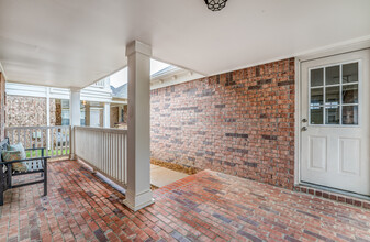 1033 W Montebello Cir in Memphis, TN - Building Photo - Building Photo