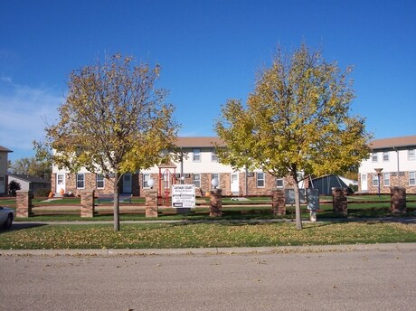 Arthur Court Apartments in Redfield, SD - Building Photo