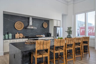 Caroline Lofts in Houston, TX - Building Photo - Interior Photo
