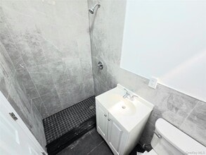 56-46 Myrtle Ave in Queens, NY - Building Photo - Building Photo