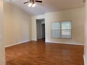 20754 N W 57th Pl in Newberry, FL - Building Photo - Building Photo