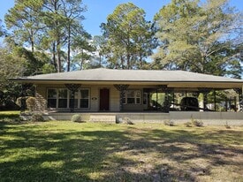 1222 N Ridge Ave in Tifton, GA - Building Photo