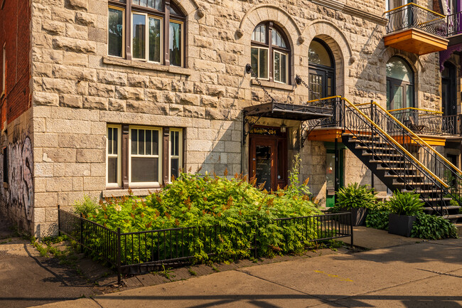 Le Napoléon in Montréal, QC - Building Photo - Building Photo