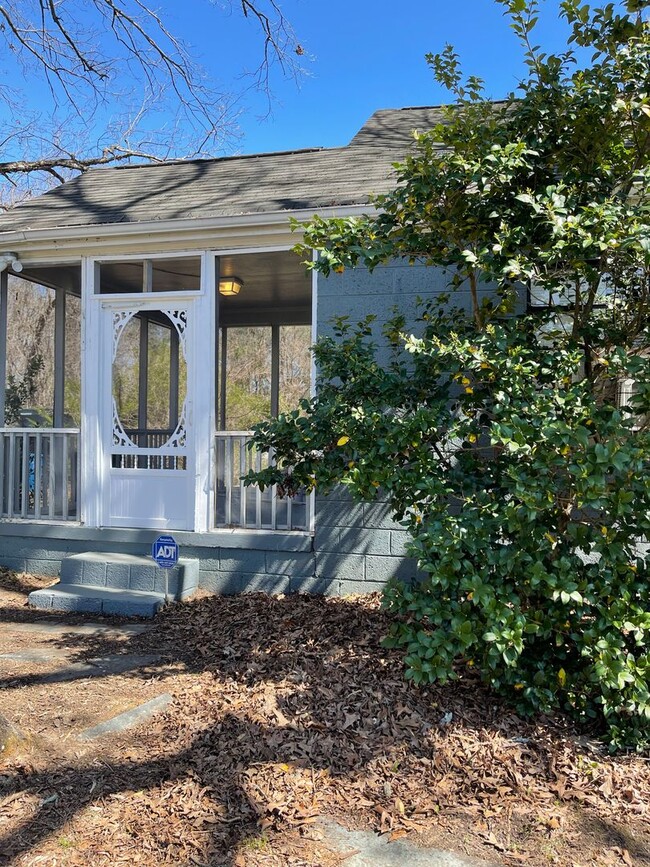 property at 416 N Hardee St