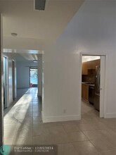 9068 NW 45th Ct in Sunrise, FL - Building Photo - Building Photo