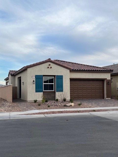 117 Royal Cascade Ave in Henderson, NV - Foto de edificio - Building Photo