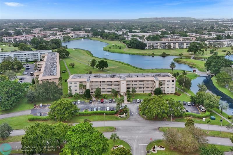 2801 Victoria Way in Coconut Creek, FL - Building Photo