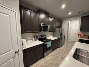 5912 Grand Sonata Ave in Lutz, FL - Foto de edificio - Building Photo