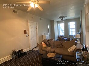 2032 N Bissell St-Unit -2 in Chicago, IL - Building Photo - Building Photo