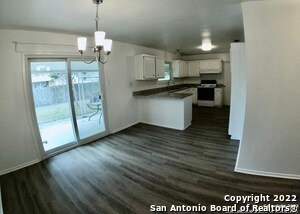 1044 Richmond Dr in Schertz, TX - Foto de edificio - Building Photo