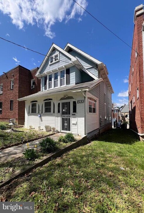 1533 23rd St SE in Washington, DC - Building Photo