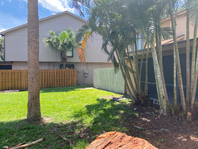 814 Sandtree Dr in Palm Beach Gardens, FL - Building Photo - Building Photo