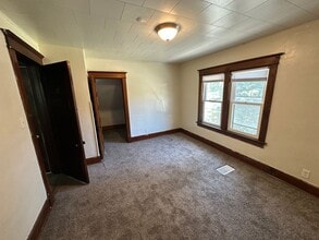1820 Ross St in Sioux City, IA - Building Photo - Building Photo