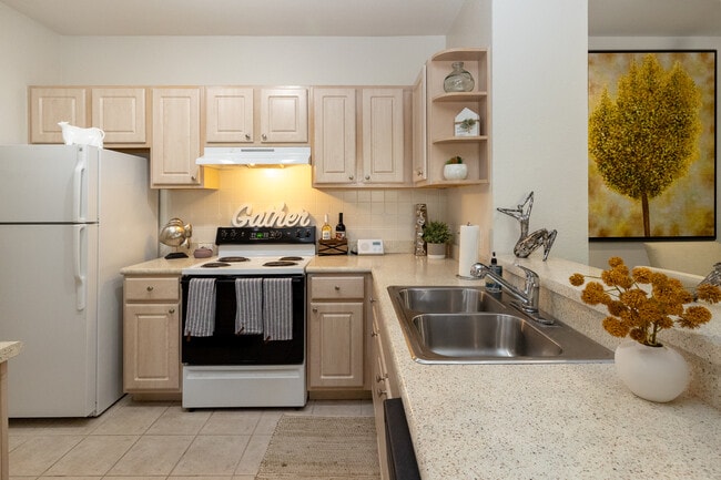 Legacy at Fort Clarke in Gainesville, FL - Building Photo - Interior Photo