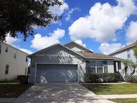 1077 Berkeley Dr in Kissimmee, FL - Building Photo