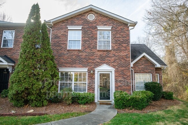 2104 Sardony Ln in Charlotte, NC - Building Photo - Building Photo
