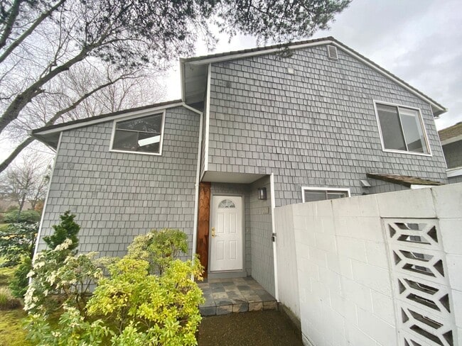 property at 510 N Hayden Bay Dr