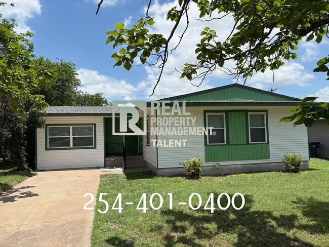 property at 952 Fannin Loop