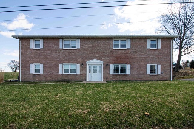 1205 Headley Ct, Unit 1 in Fairmont, WV - Foto de edificio - Building Photo