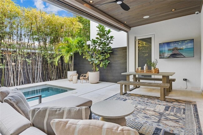 3075 Blaine St in Miami, FL - Building Photo - Building Photo