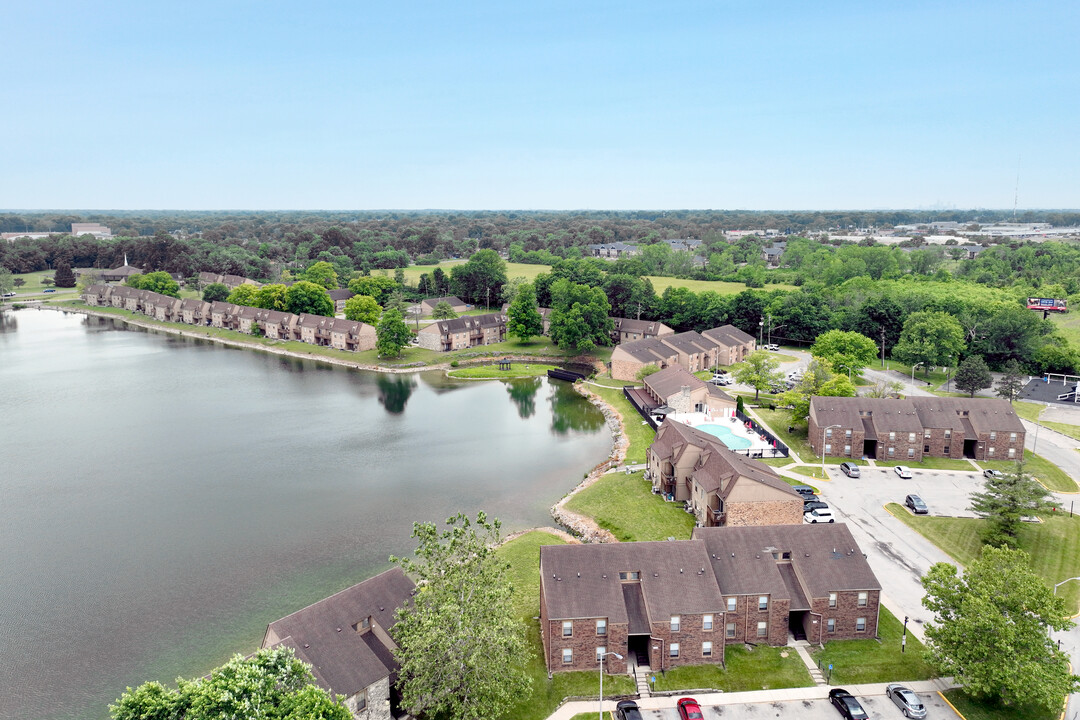 Lake Marina Apartments in Indianapolis, IN - Building Photo