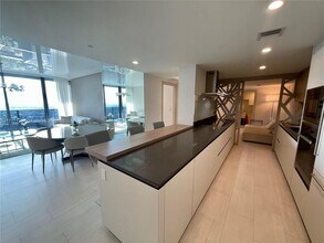 1000 Brickell Plaza in Miami, FL - Building Photo - Building Photo