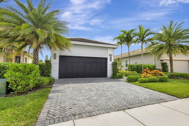 9225 SW Pepoli Way in Port St. Lucie, FL - Building Photo - Building Photo