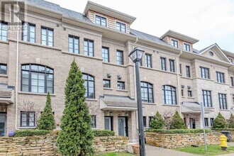 31 Salvador Allende Ct in Toronto, ON - Building Photo - Building Photo