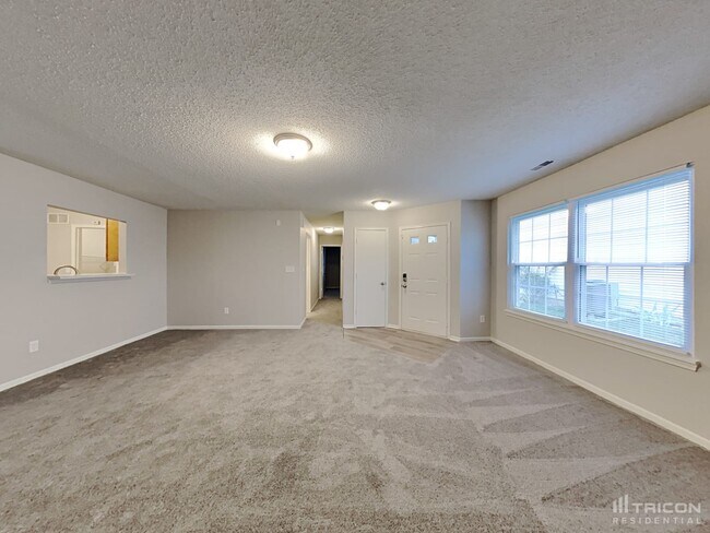 1679 Long Lake Dr in Greenwood, IN - Building Photo - Building Photo