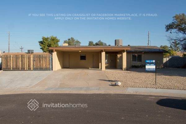 property at 1216 W Halstead Dr