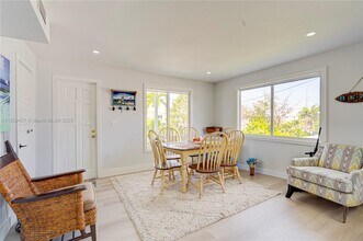 162 Azalea St in Tavernier, FL - Building Photo - Building Photo