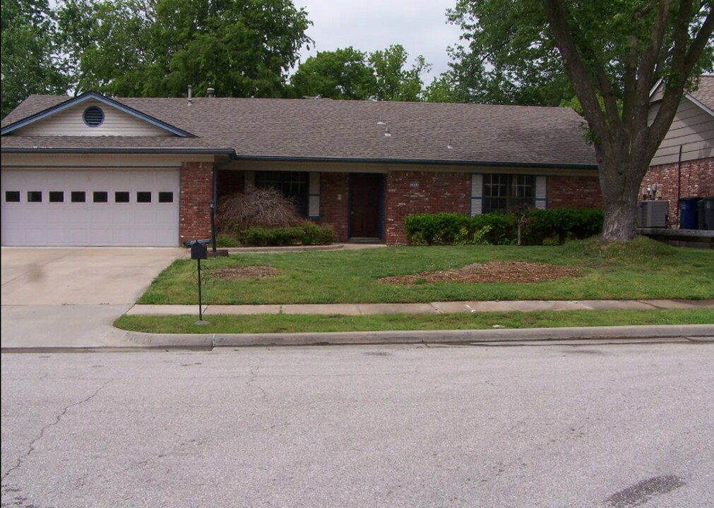7051 E 71st Ct in Tulsa, OK - Building Photo