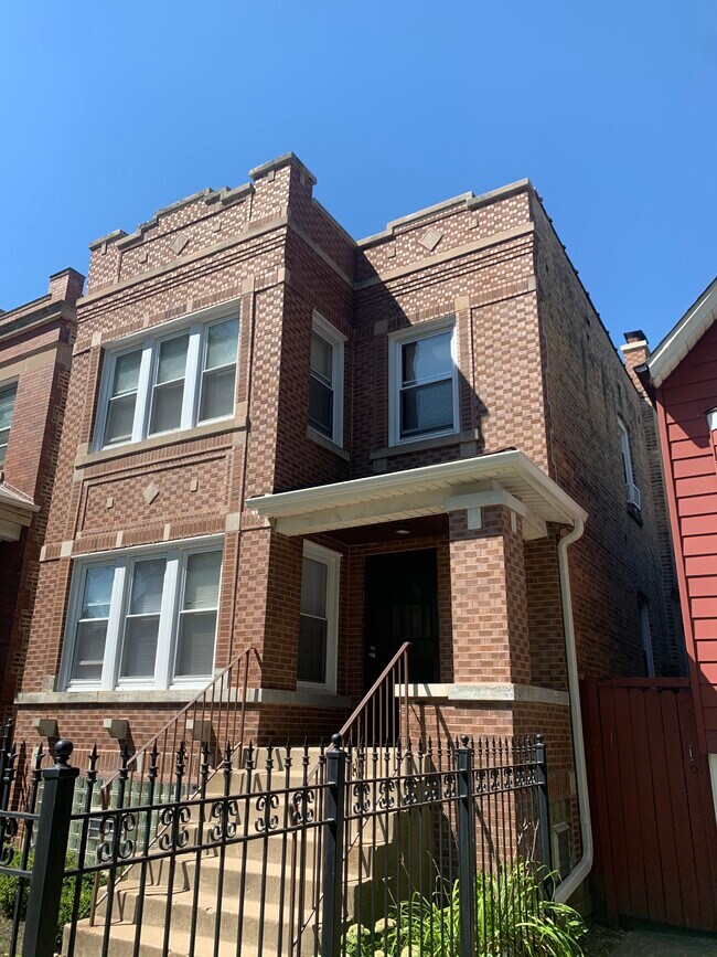 3850 N Bernard St Rentals in Chicago, IL