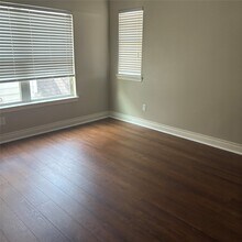 14322 Summer Garden Dr in Houston, TX - Foto de edificio - Building Photo
