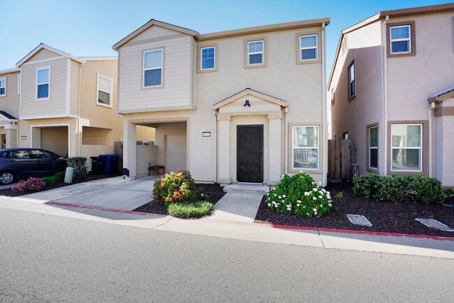 8154 Laurel Willow Ln in Sacramento, CA - Building Photo - Building Photo