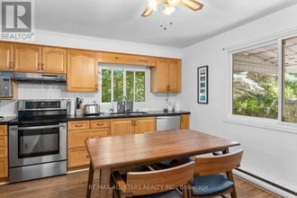 242 Francis St E in Kawartha Lakes, ON - Building Photo - Building Photo