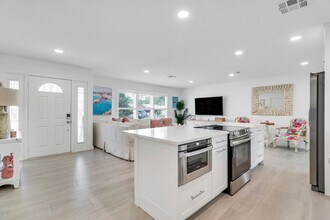 509 Oak Terrace in Jupiter, FL - Building Photo - Building Photo