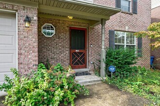 1104 Rolfe Ln in Lexington, KY - Building Photo - Building Photo