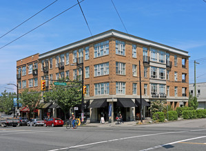 2570-2588 Main St in Vancouver, BC - Building Photo - Building Photo