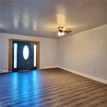 16 Chaucer Ct in St. Clairsville, OH - Building Photo - Building Photo